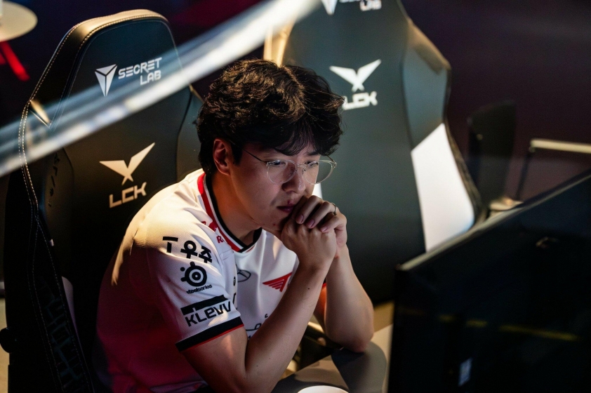 T1 thua trắng Hanwha Life Esports