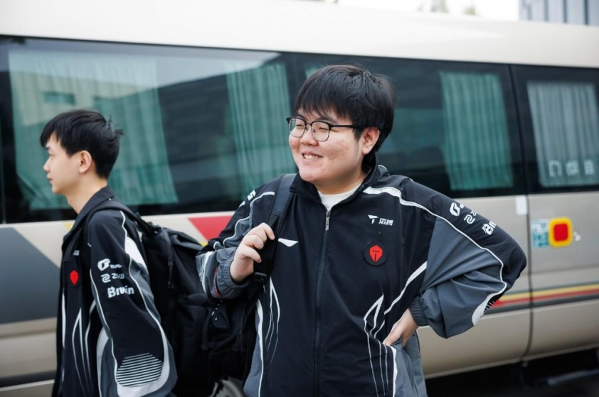 Ngược dòng cảm xúc, TES đá bay BLG khỏi CKTG 2025 728618 Khóa chặt đối thủ bằng chiêu cuối Mordekaiser