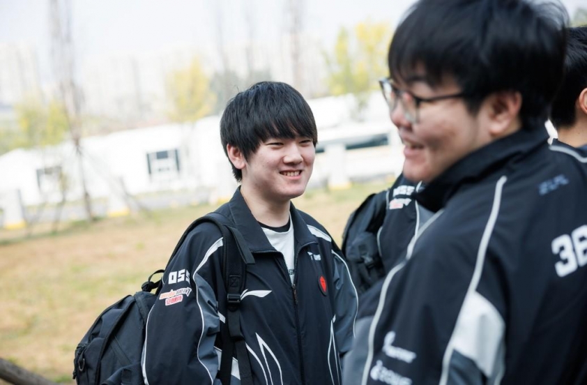 Ngược dòng cảm xúc, TES đá bay BLG khỏi CKTG 2025 728616 TES lội ngược dòng ngoạn mục trước BLG