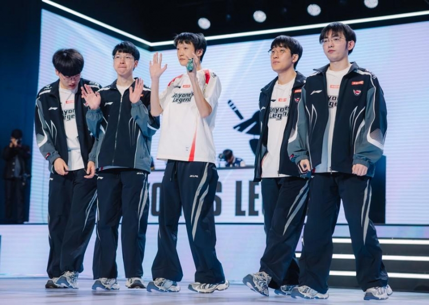 LCK thống trị top 4 bảng xếp hạng