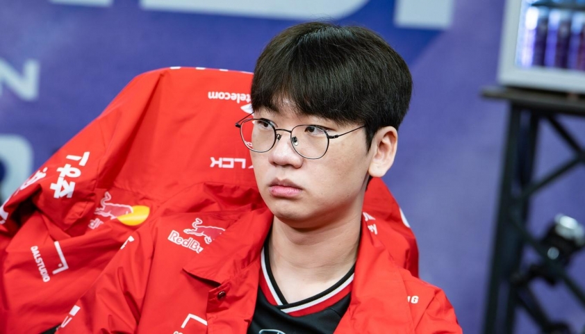 BLV Đức Mạnh phản hồi fan HLE